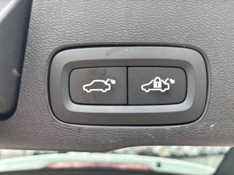 2023 Volvo XC60 B5 Core