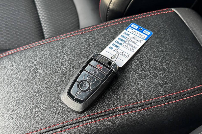 2025 Ford Escape ST-Line