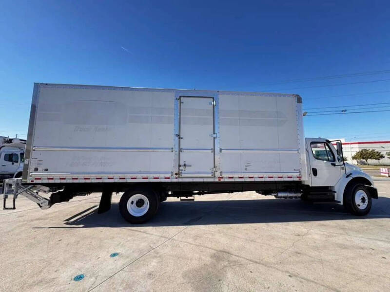 2020 Freightliner M2 106