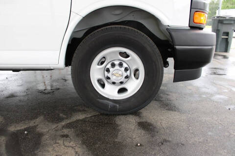 2025 Chevrolet Express 2500