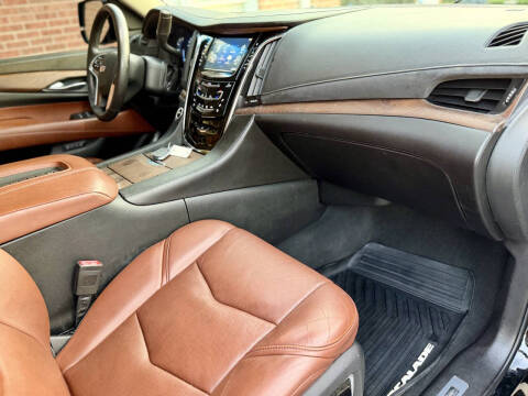 2017 Cadillac Escalade Luxury