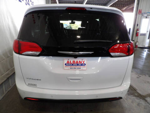 2026 Chrysler Voyager LX
