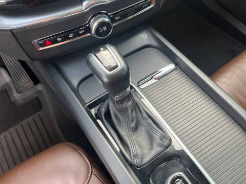 2018 Volvo XC60 T5 Momentum