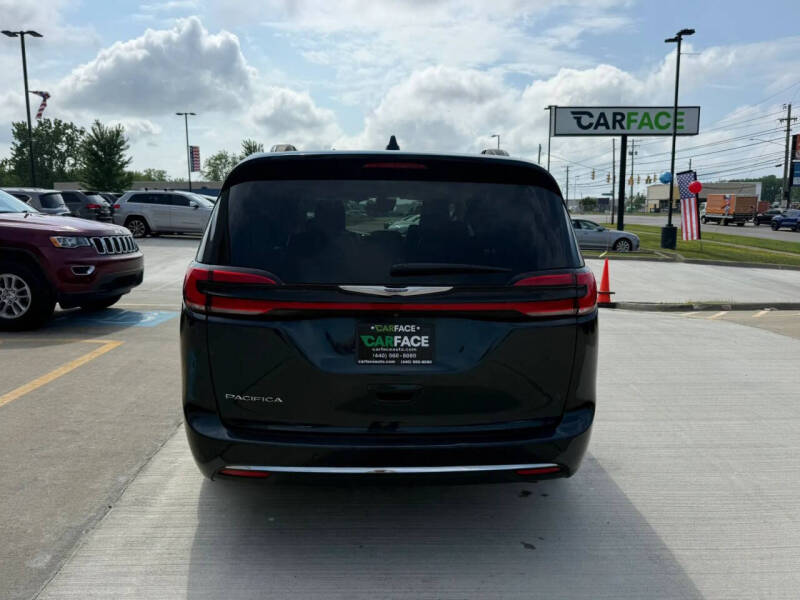 2022 Chrysler Pacifica Touring L