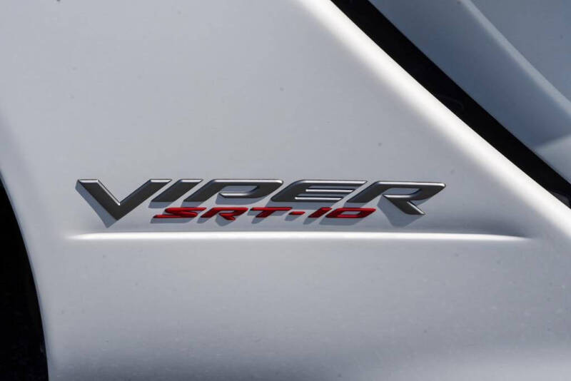 2004 Dodge Viper SRT-10