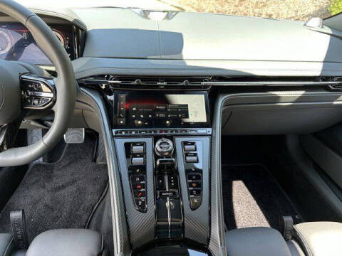 2024 Aston Martin DB12 V8