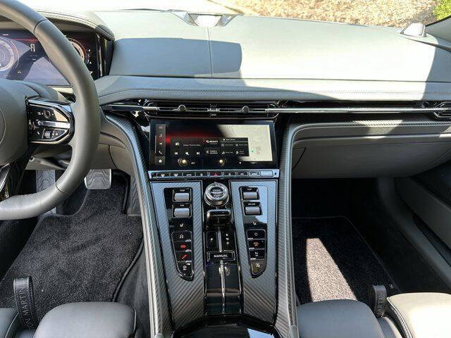 2024 Aston Martin DB12 V8