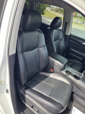 2019 Nissan Pathfinder SL