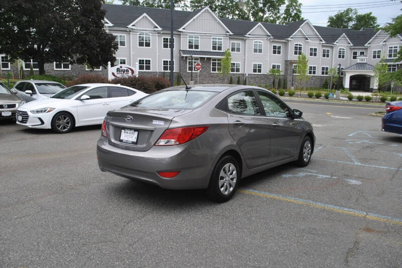 2017 Hyundai Accent SE