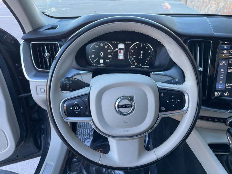 2020 Volvo XC60 T5 Momentum