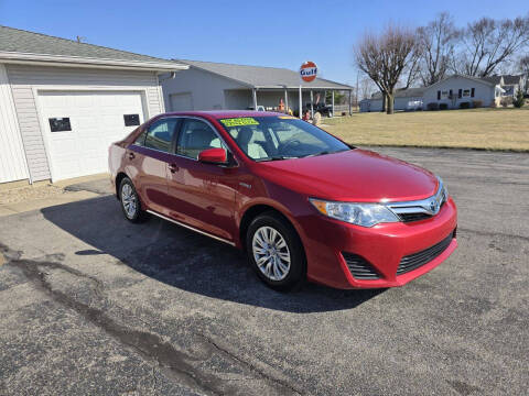 2014 Toyota Camry Hybrid for sale at CALDERONE CAR & TRUCK in Whiteland IN