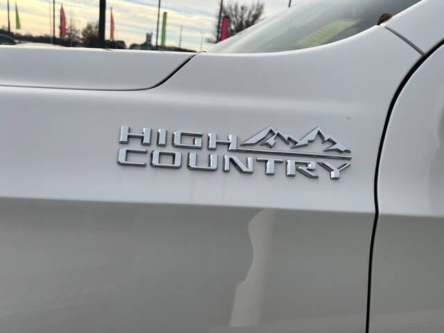 2025 Chevrolet Suburban High Country