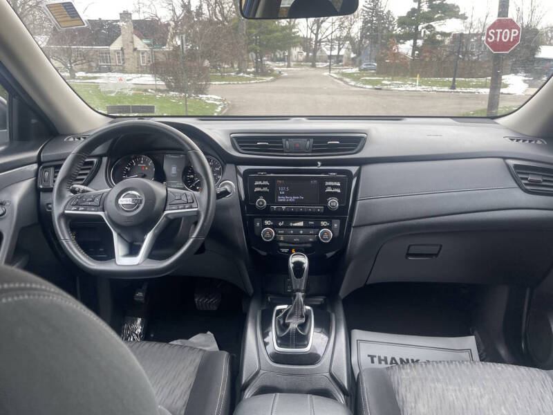 2017 Nissan Rogue SV