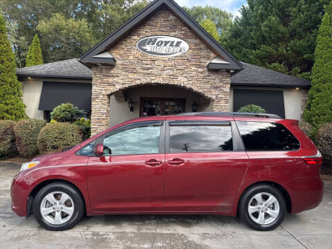 2015 Toyota Sienna LE 7-Passenger Auto Access Seat