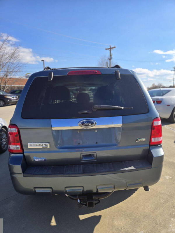 2011 Ford Escape Limited photo 5