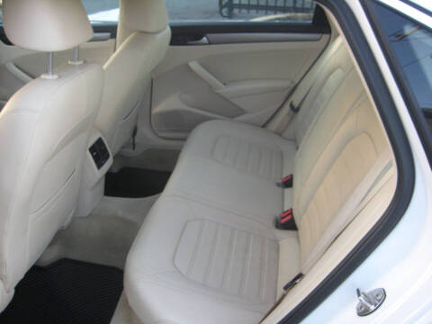 2015 Volkswagen Passat 1.8T SE