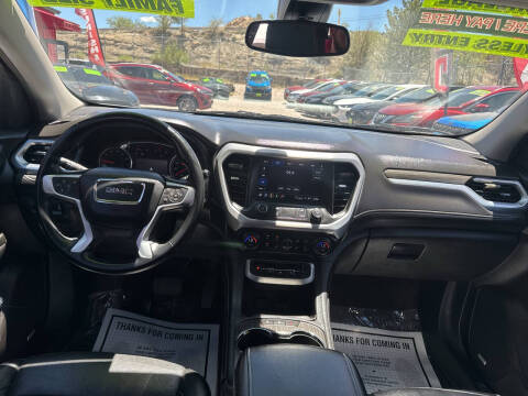 2023 GMC Acadia SLT