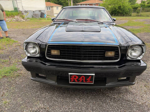 1977 Ford Mustang  2