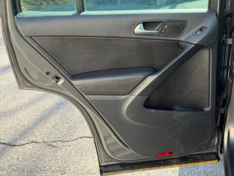 2015 Volkswagen Tiguan SE