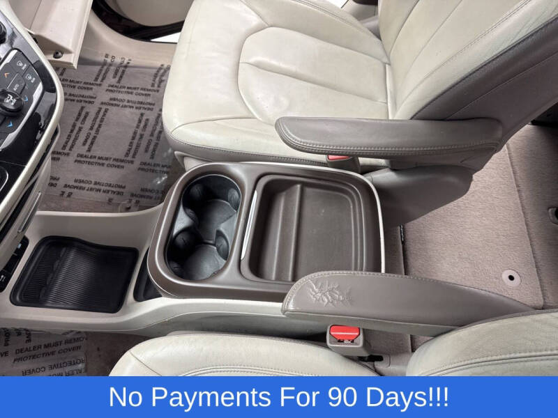 2017 Chrysler Pacifica Touring-L