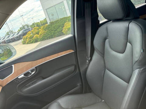 2025 Volvo XC90 B6 Plus Bright Theme 7P