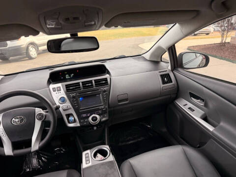 2012 Toyota Prius v Five