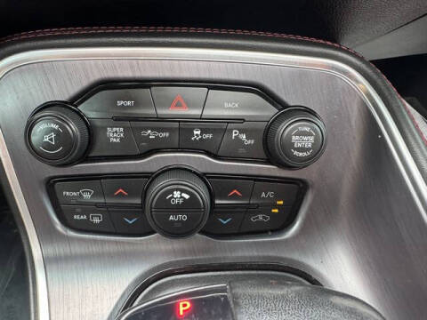 2016 Dodge Challenger 392 HEMI Scat Pack Shaker