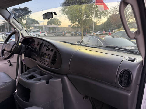 2005 Ford E-Series E-250