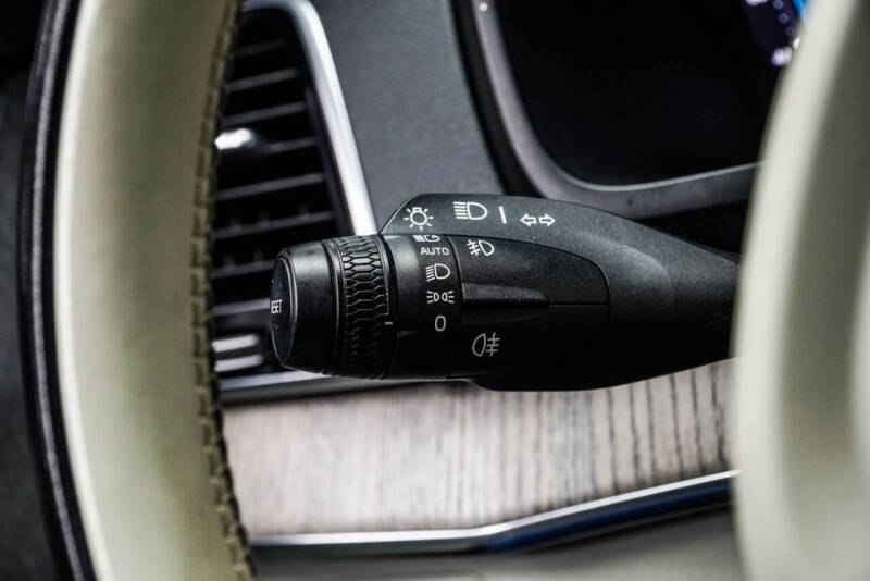 2023 Volvo XC90 B6 Plus Bright Theme 7P