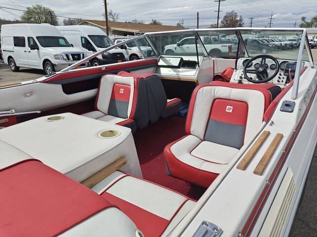 1989 Four Winns 16 Foot Open Bow