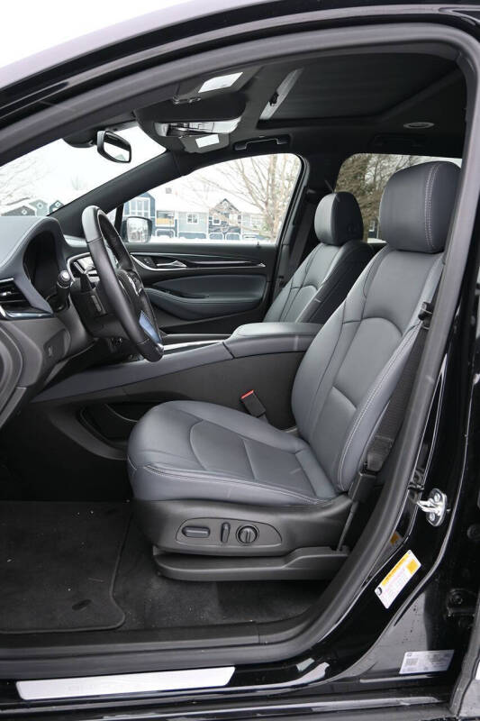 2024 Buick Enclave Essence