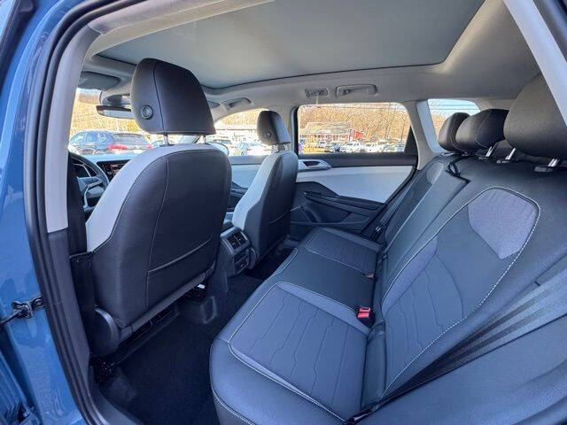 2025 Volkswagen Taos SE 4Motion