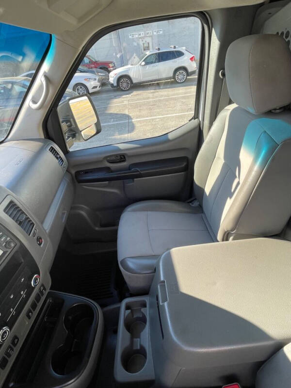 2016 Nissan NV 2500 HD SV