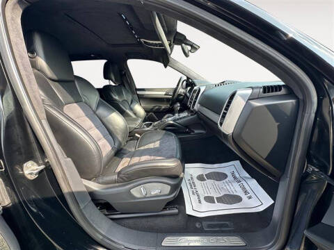 2013 Porsche Cayenne GTS