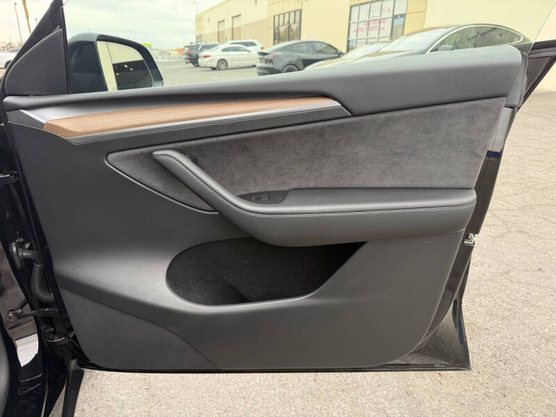 2023 Tesla Model Y Performance