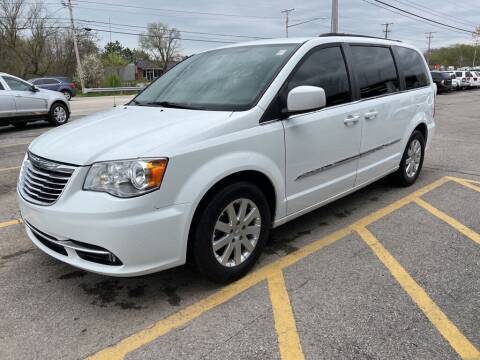 2016 Chrysler Town and Country for sale at Lakeshore Auto Wholesalers in Amherst OH