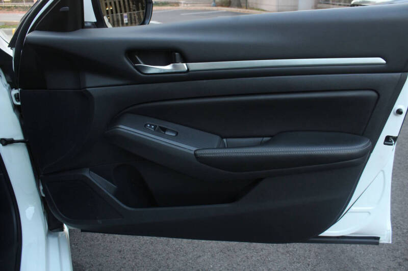 2022 Nissan Altima 2.5 SV