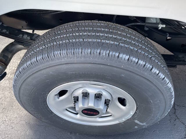 2025 GMC Savana 2500