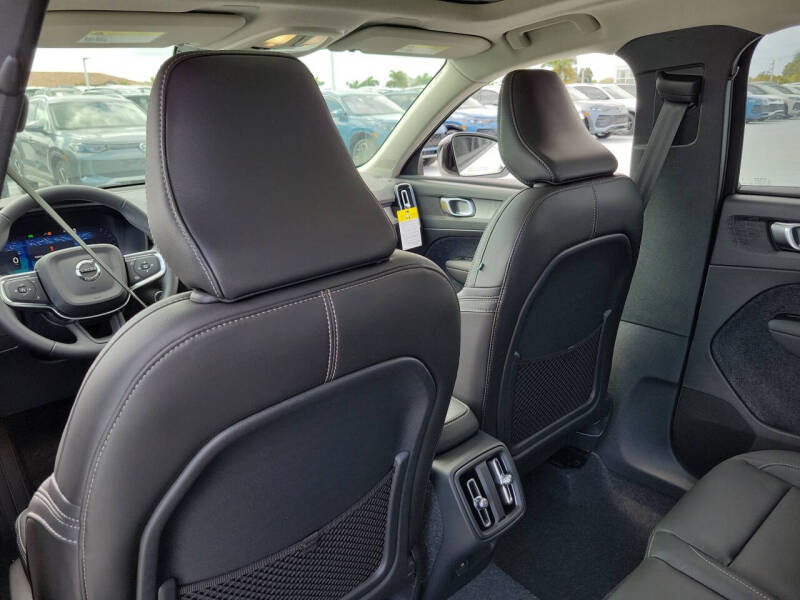 2026 Volvo XC40 B5 Plus