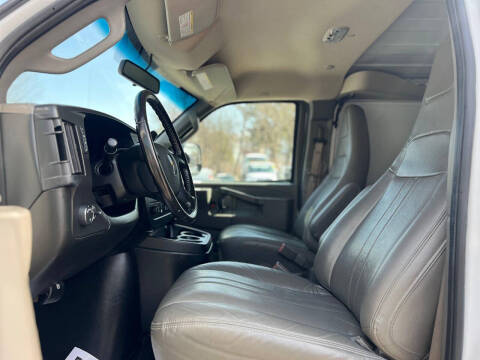 2023 Chevrolet Express 2500