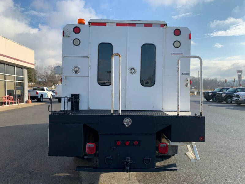 2006 Kenworth T300