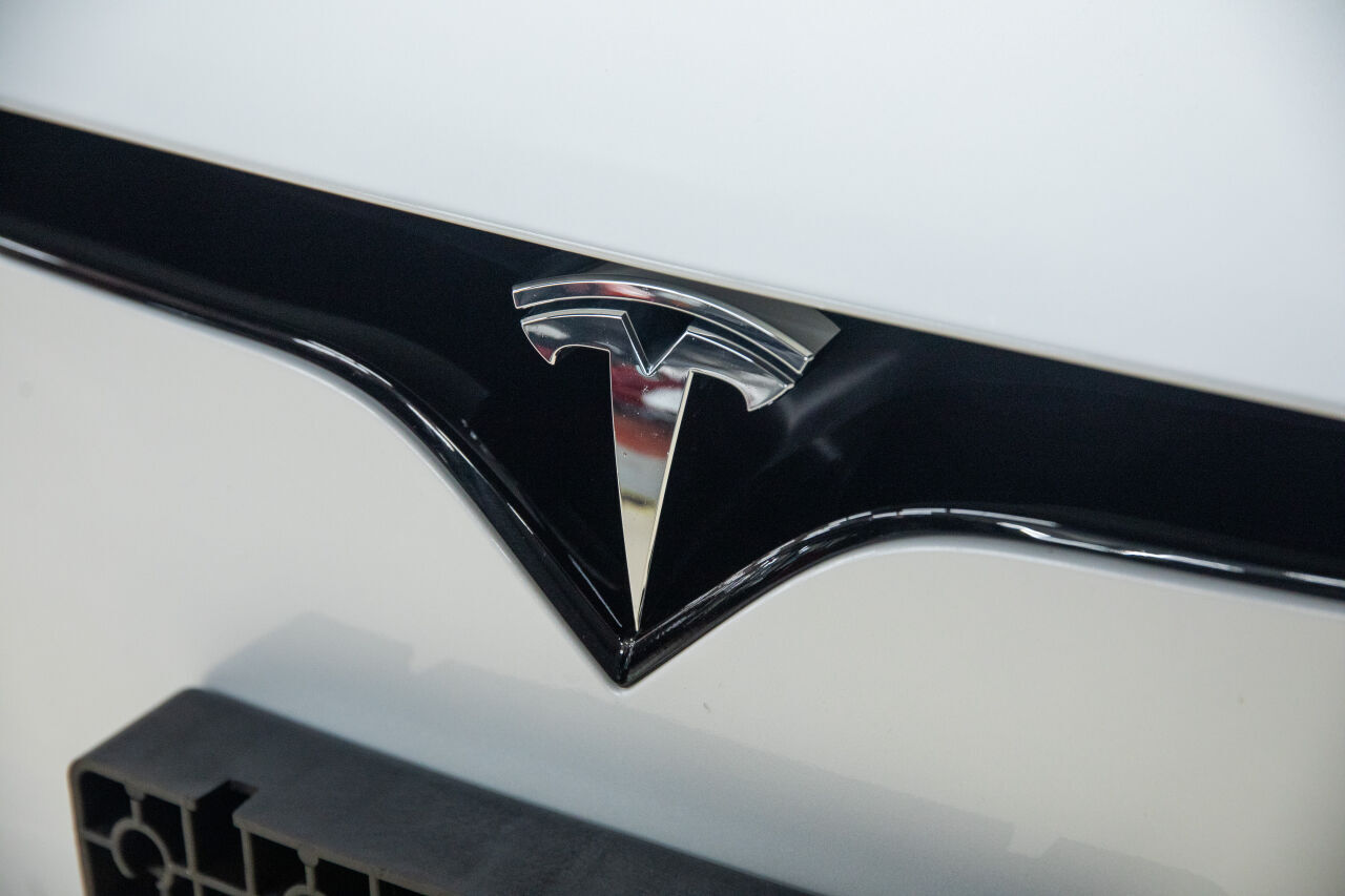2021 Tesla Model S 48