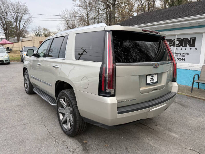 2016 Cadillac Escalade Luxury Collection