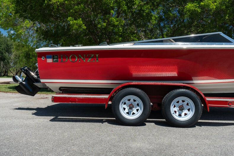 1994 Donzi Marine Classic 22