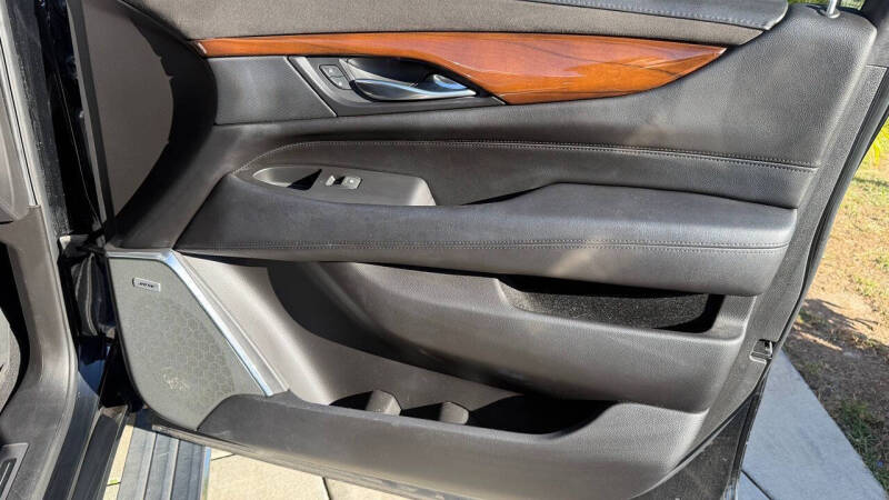 2018 Cadillac Escalade ESV Premium Luxury