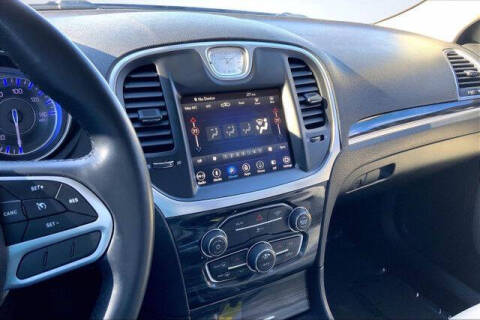 2018 Chrysler 300 Touring