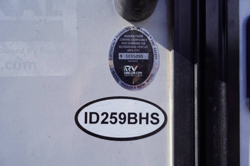 2021 Cruiser RV shadow  Cruiser