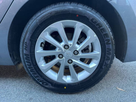 2020 Hyundai Accent SE