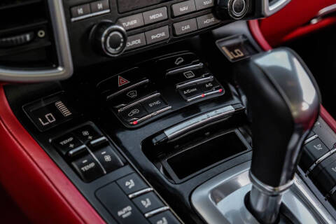 2017 Porsche Cayenne Platinum Edition