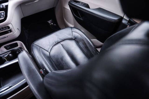 2022 Chrysler Pacifica Hybrid Touring L